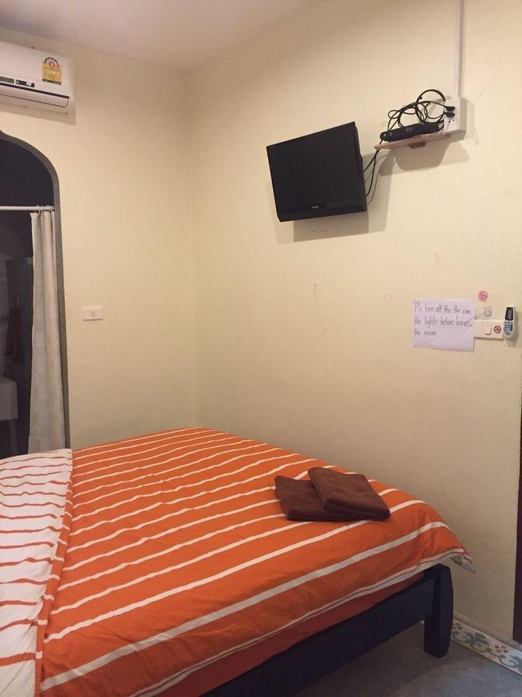 Tid Tarad Hostel 华欣 外观 照片