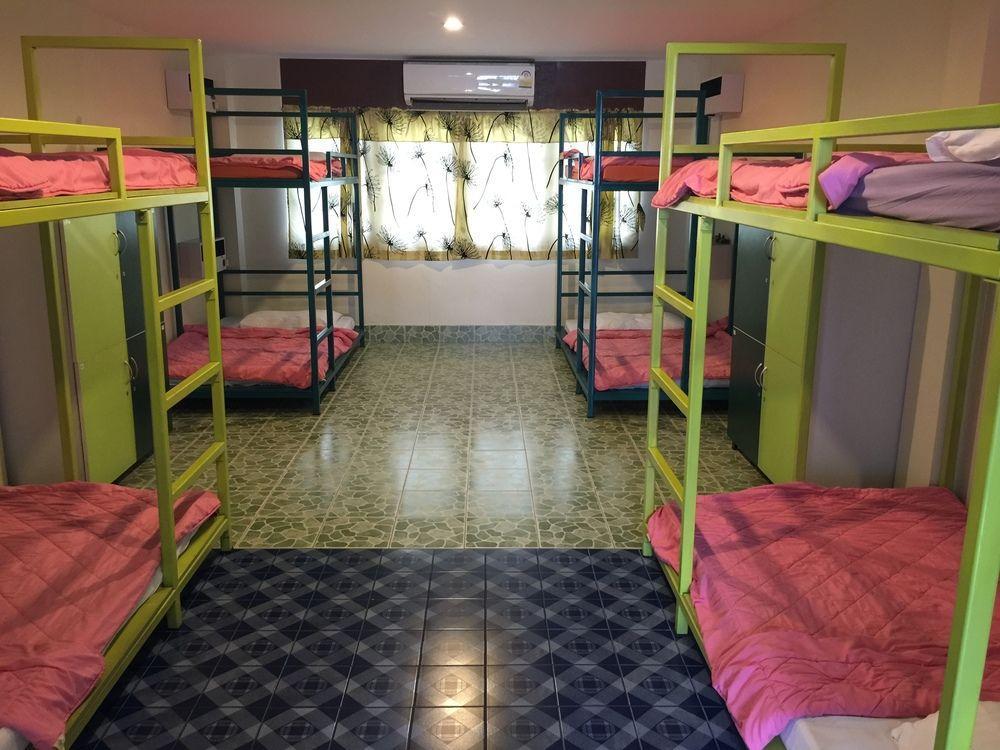 Tid Tarad Hostel 华欣 外观 照片