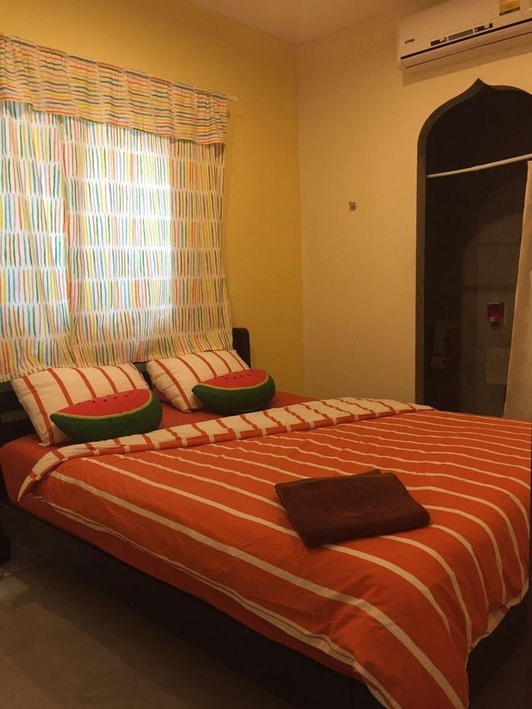Tid Tarad Hostel 华欣 外观 照片